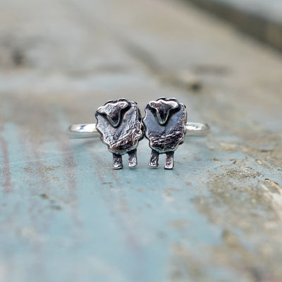 black sheep ring, silver sheep ring, black sheep gift for woman, black sheep jewellery, black sheep of the family gift, black sheep